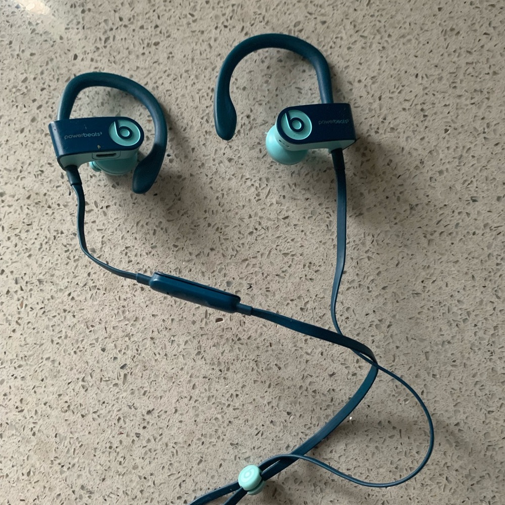 Powerbeats 3- turquoise color